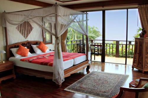 3 Bedroom 300 Degrees Sea View Villa
