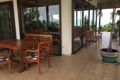1 Bedroom 300 Degree Seaview Villa