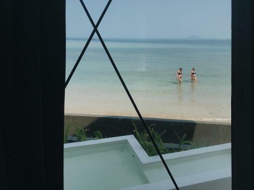 Deepspace Villa X1,secret Address On Quiet Beach