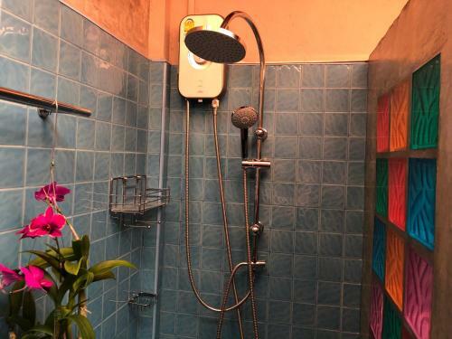 Hostal One World Bungalows