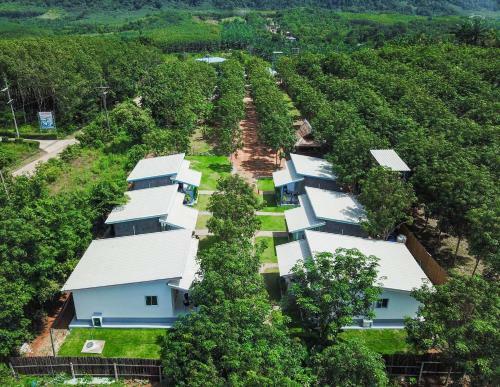 Enda Lanta Bungalows