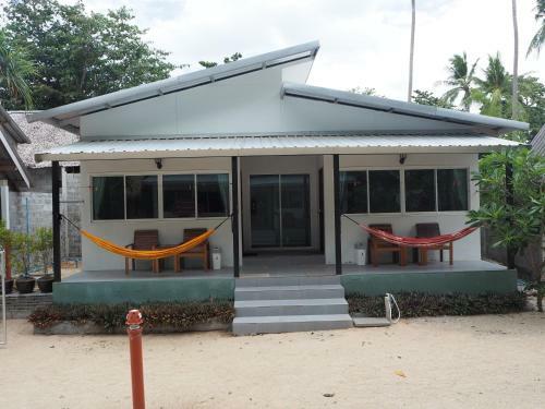 Hostal Bluesky Beach Bungalows