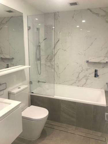 Elegant Design 2 Bed 2 Bath Apartment In Liverpool