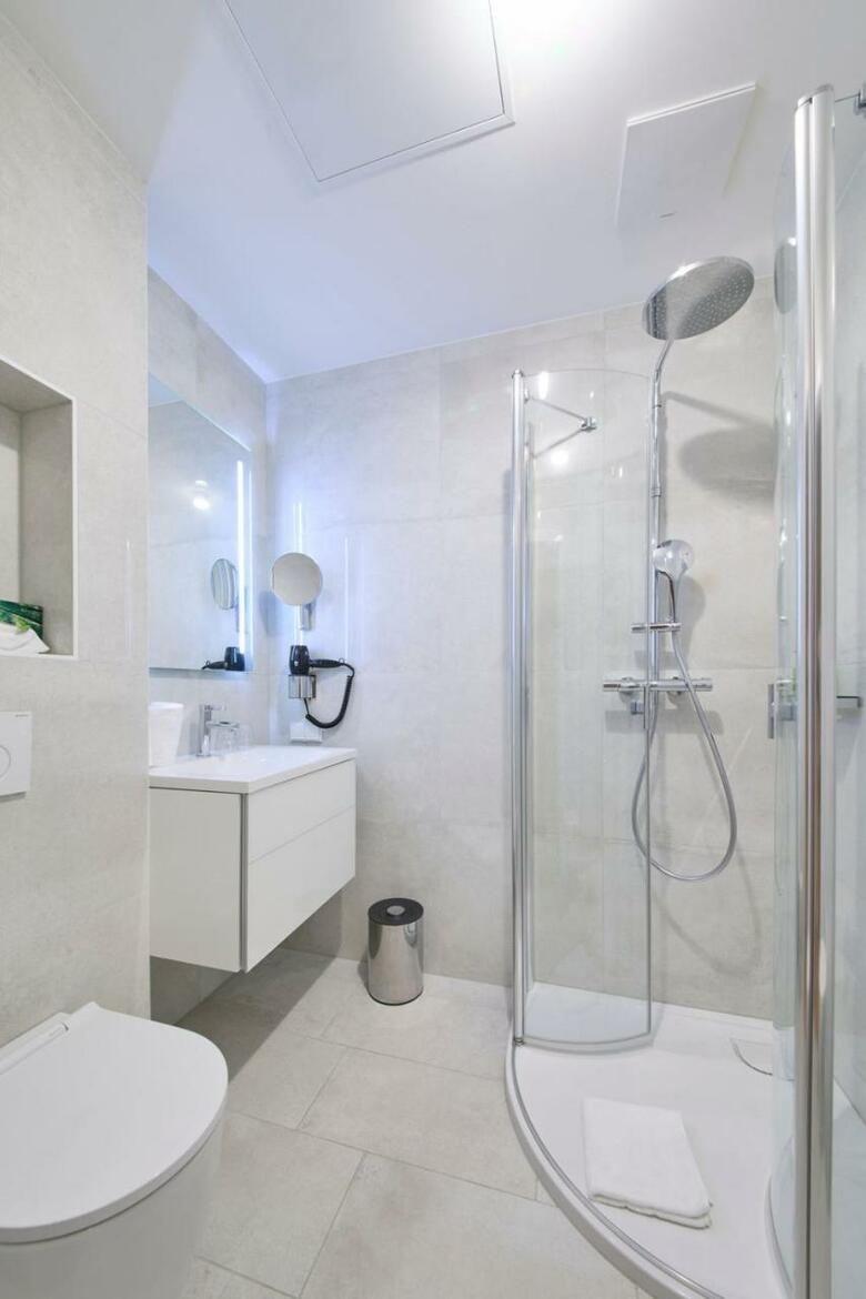 Hotel Lamplhof - Lichtpfad W�rthersee