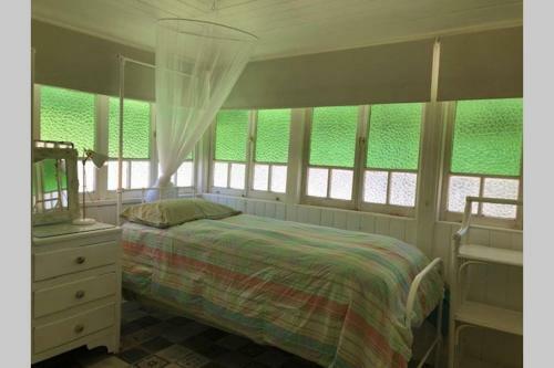 Maleny Country House - Queenslander On Acreage
