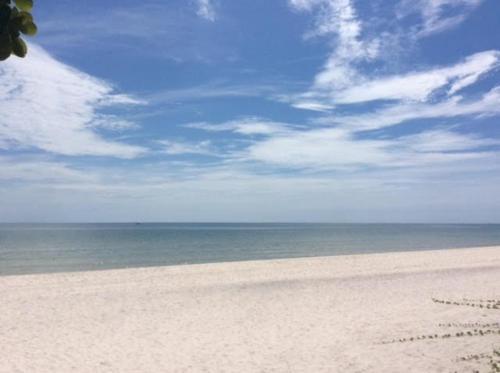 Hua Hin Near Beach 1