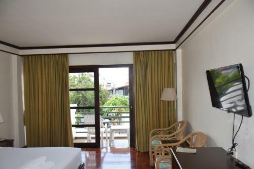 Puangpen Villa Hotel