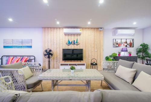 Seatown Huahin Poolvilla