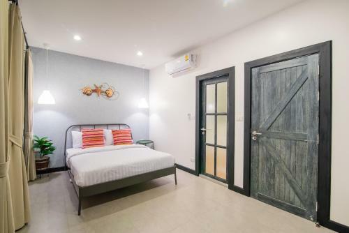 Seatown Huahin Poolvilla
