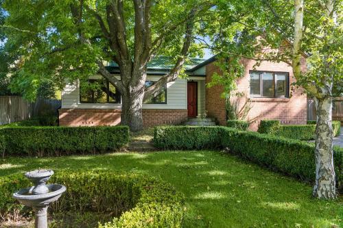 Pristine 4-bed Railway Cottage With Studio