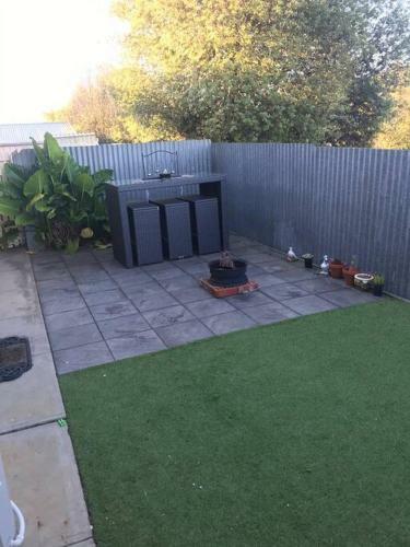 Modern Comfort, Central 2 Bedroom Apartment