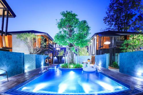 At Leaf Villa