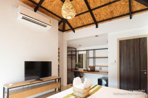 At Leaf Villa