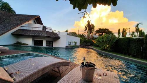 Azaya Luxury 4 Bedrooms Pool Villa