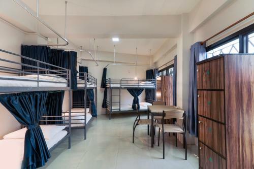 Hotel Oyo 724 Green Light Cafe&bed Hostel