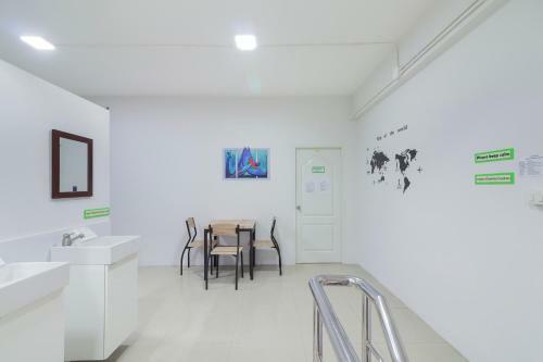 Hotel Oyo 724 Green Light Cafe&bed Hostel