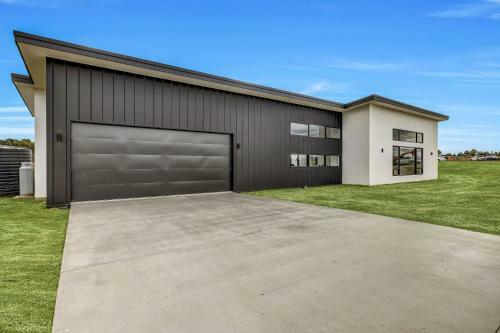 Private & Luxury Space In Prestigious Mudgee Residence