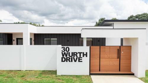 Private & Luxury Space In Prestigious Mudgee Residence