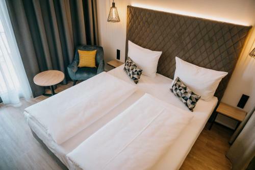 Loom Hotel & Skybar