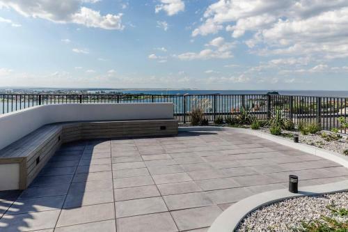 The Muse - Contemporary Apartment Newcastle Cbd