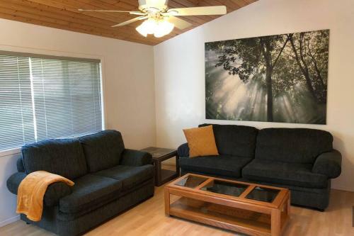 Spacious 4 Bedroom Country Home In Sooke
