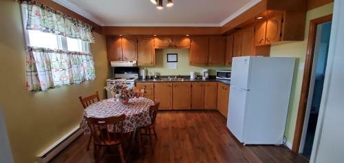 Hillside Cottage 2