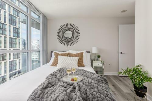 Simply Comfort. Elegant Downtown Apartments