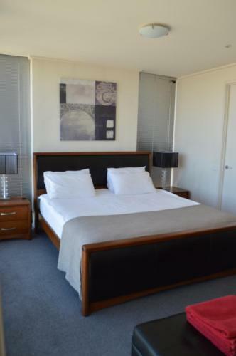 3br Apartment At Victoria Tower Southbank