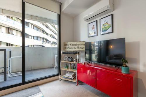Luxurious Riverside Resort Style Apartment?pool?spa?gym?rooftop With City Views