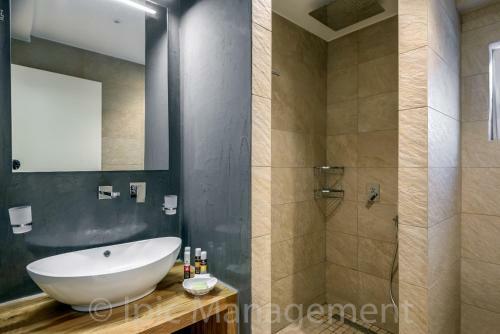 Seafront Villa Pelagia Superb New Listing2021