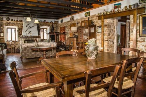 Villa Pontinos Old House