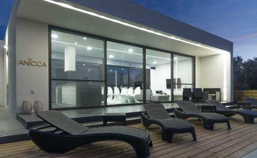 Villa Anicca
