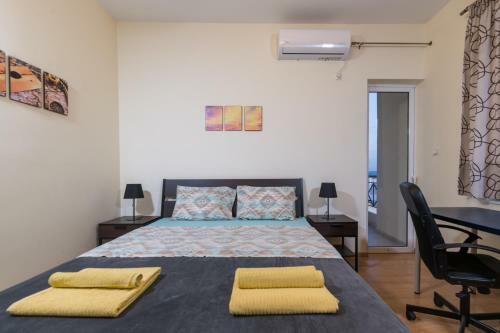 Alexander Apartments Airport