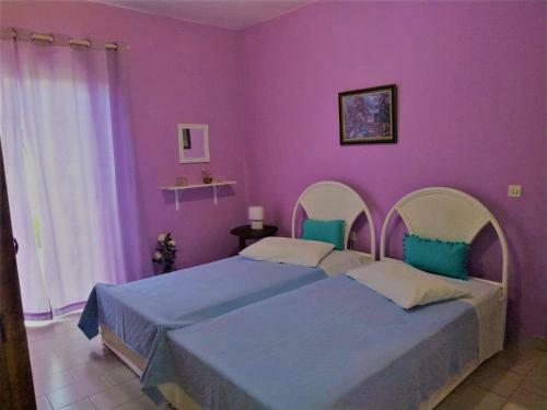 Violet Bedroom And Apartment