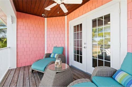 Key West Feel Steps From Historic Downtown Stuart