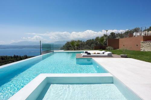 Villa Niolos II