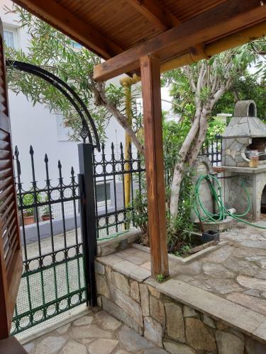 Captain's Beauty & Wellness House