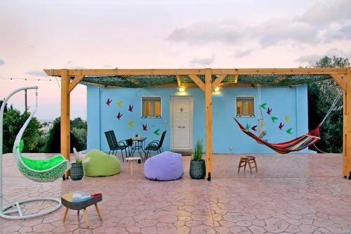 The Sunset Yard Home