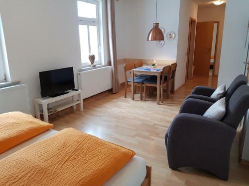 Apartments Und Bistro Zum Glasmacher