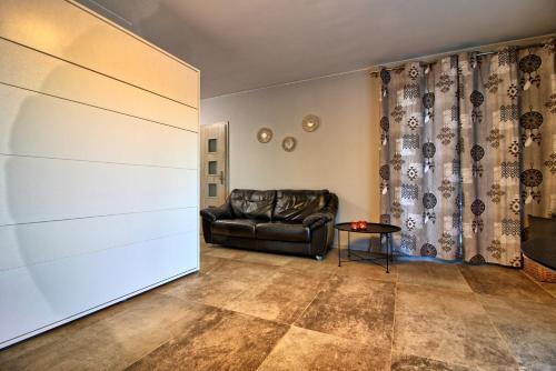 Eastside Apartments ?r�dlana 2/5