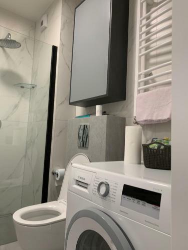 Apartament Per?owy
