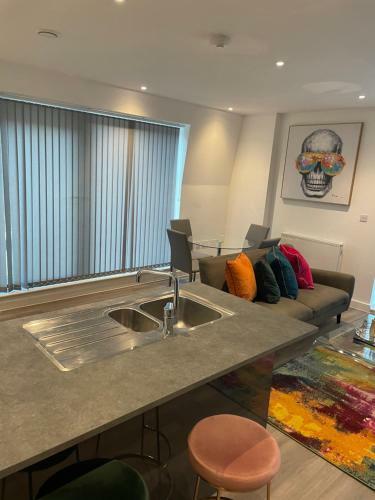Lovely 2 Bed Apartment With Parking
