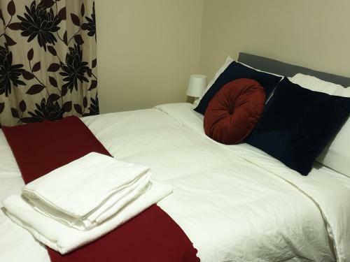 2 Bedroom Lovely Apartment In Woolwich