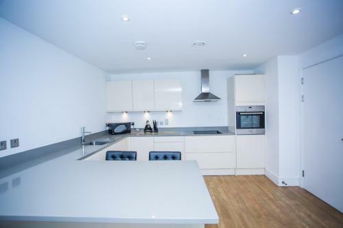 Prestige 2 Bed Balcony Apartment