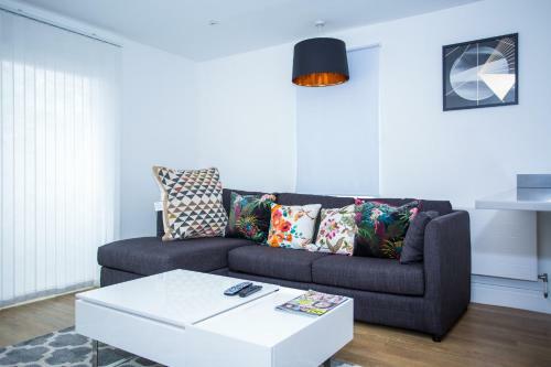 Prestige 2 Bed Balcony Apartment