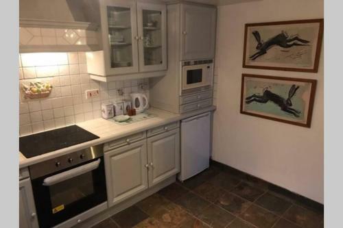 Historic 17th Century Farmhouse In Wales