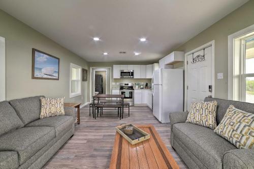 Bayside Gem With Pool Access Fish, Boat And Swim!