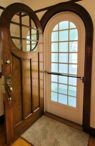 1930 Home: Spa, Sauna, Library, Breakfast *twin