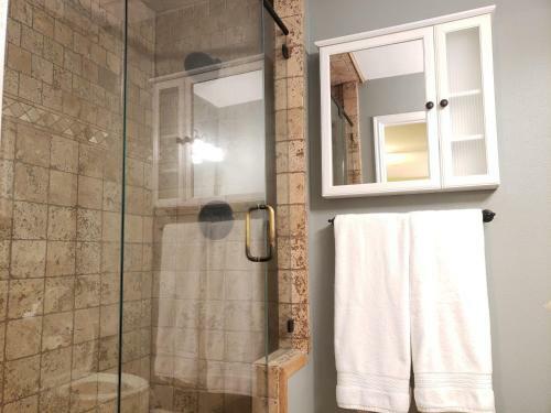 Spacious 5bd/3ba Home W/yard And Ideal Location!