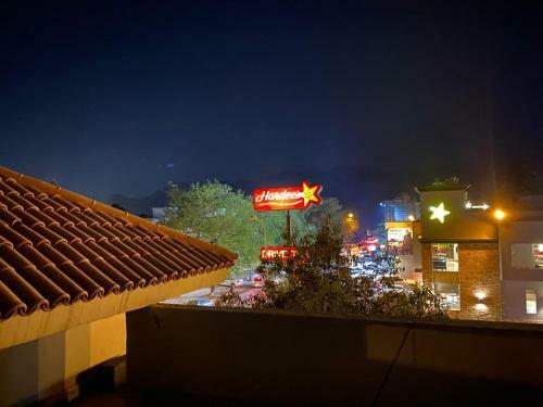 Hostal Luxurious Rooms In F7!! Top Location!